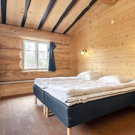 24 Person In Laeso-by Traum *