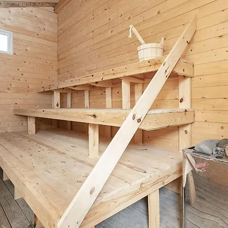 24 Person In Laeso-by Traum * Laeso